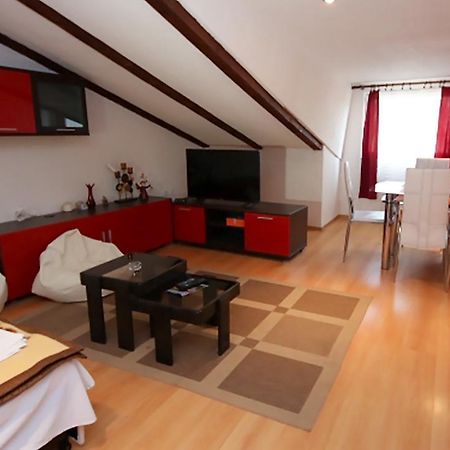 Apartment Ajdukovic 2 Vodice Bagian luar foto