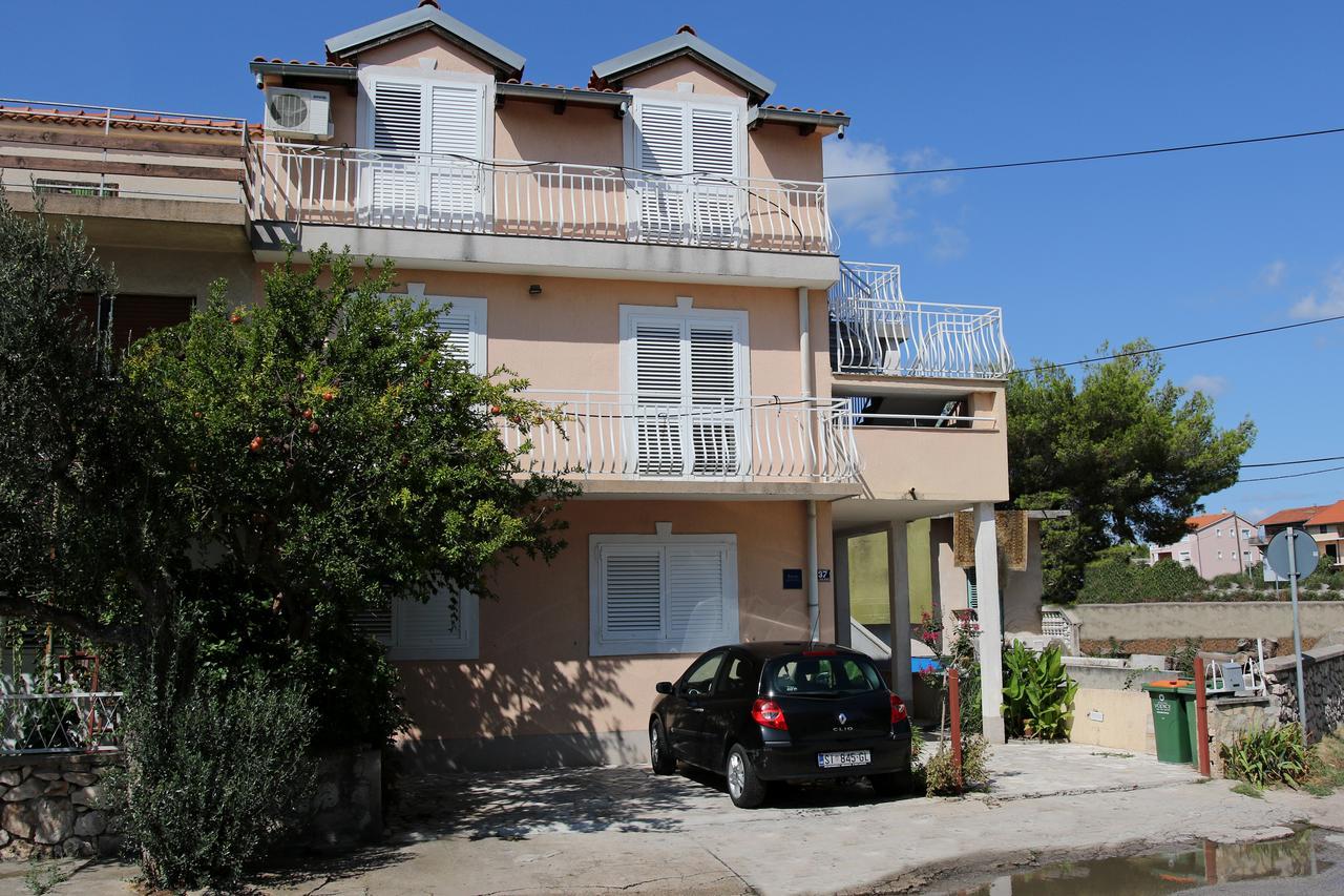 Apartment Ajdukovic 2 Vodice Bagian luar foto